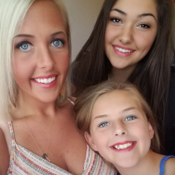 Meet your Posher, Amber - Picture 4 of 4